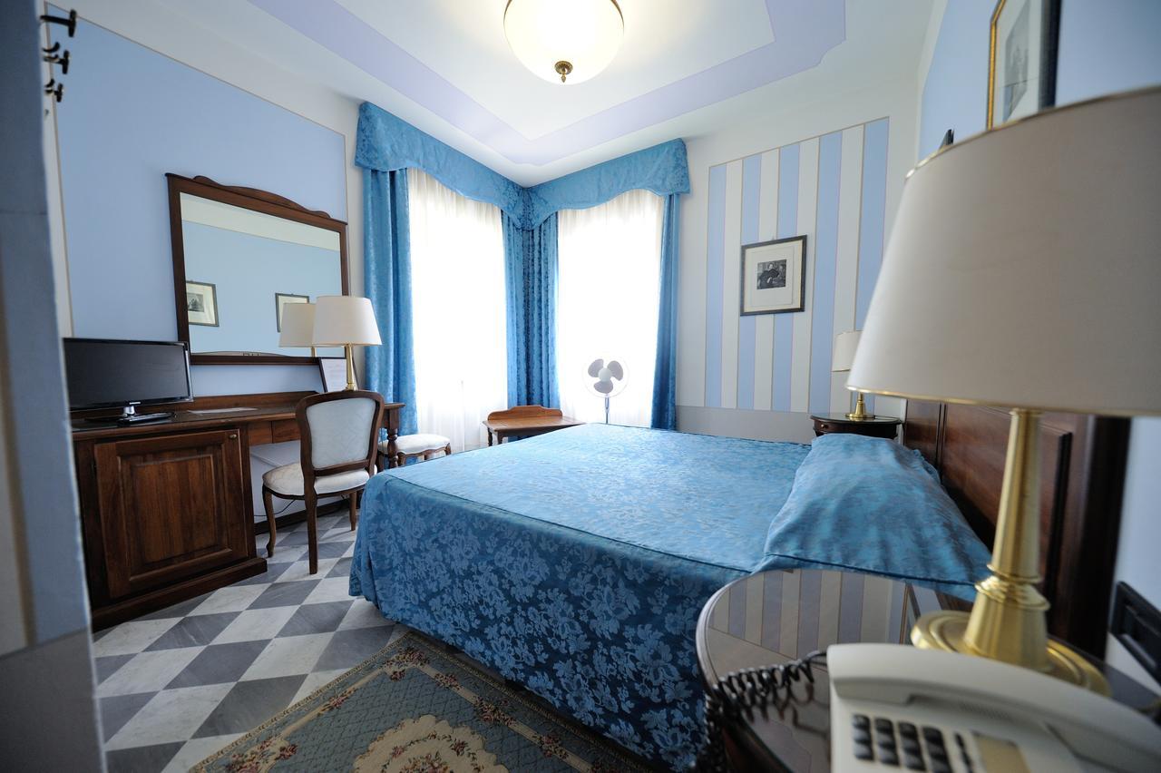 Park Hotel Regina - With Air-Condition And Pool Bagni di Lucca Luaran gambar